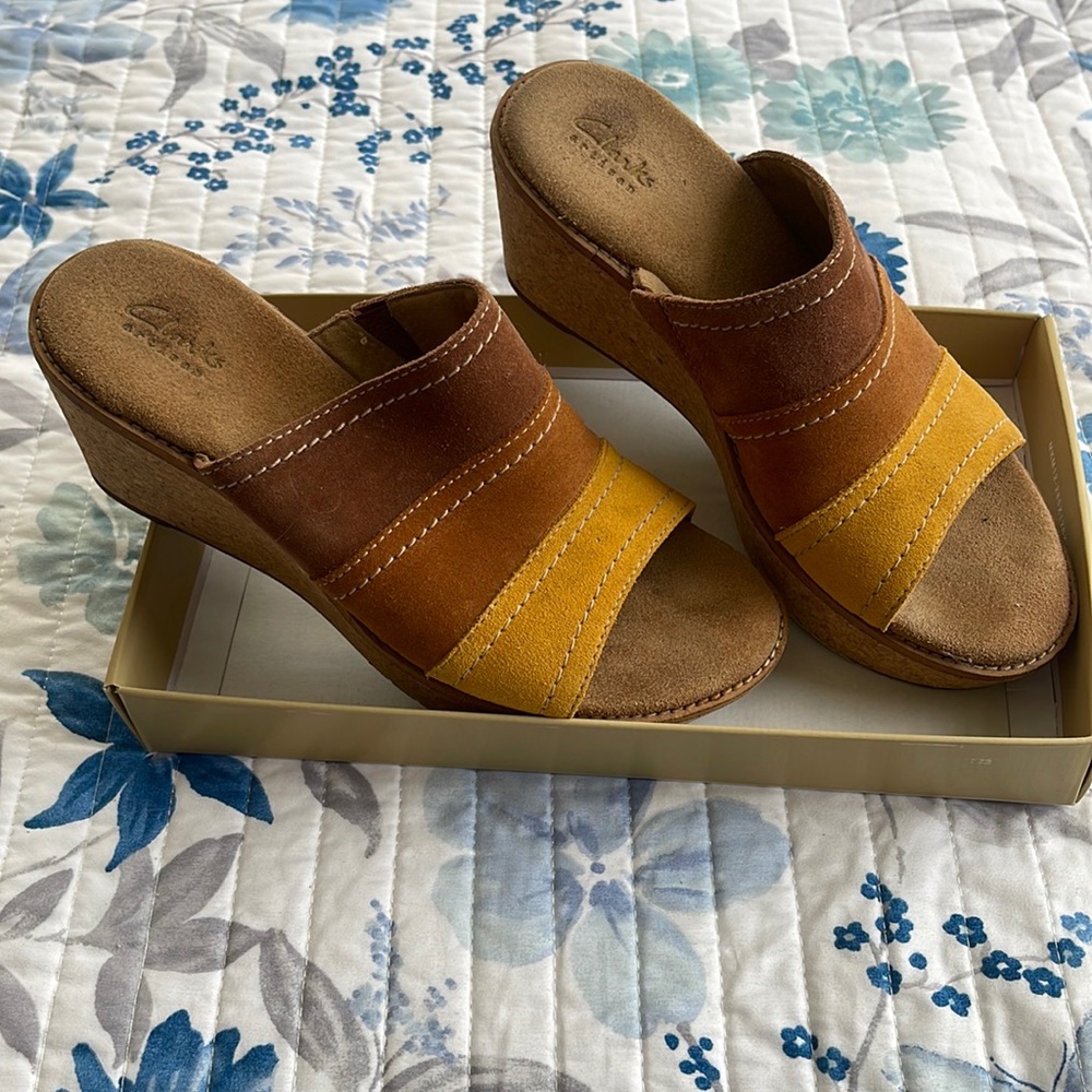 Clarks platform size 8US
